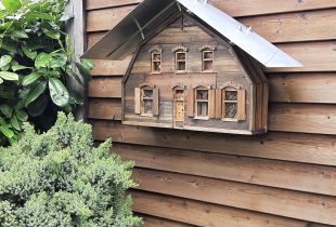 insectenhotel vergrijsd